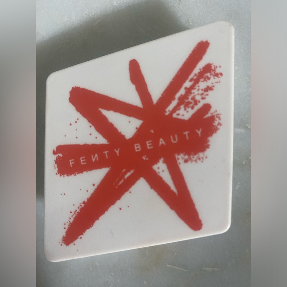 Fenty Beauty Blush 🌺 Shade Lilly Poppy – Vibrant Coral Glow!